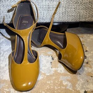 Zara Women's Mustard T-Strap Heels
